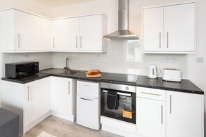 Apt 8: One Bedroom Superior, with View | Private kitchen