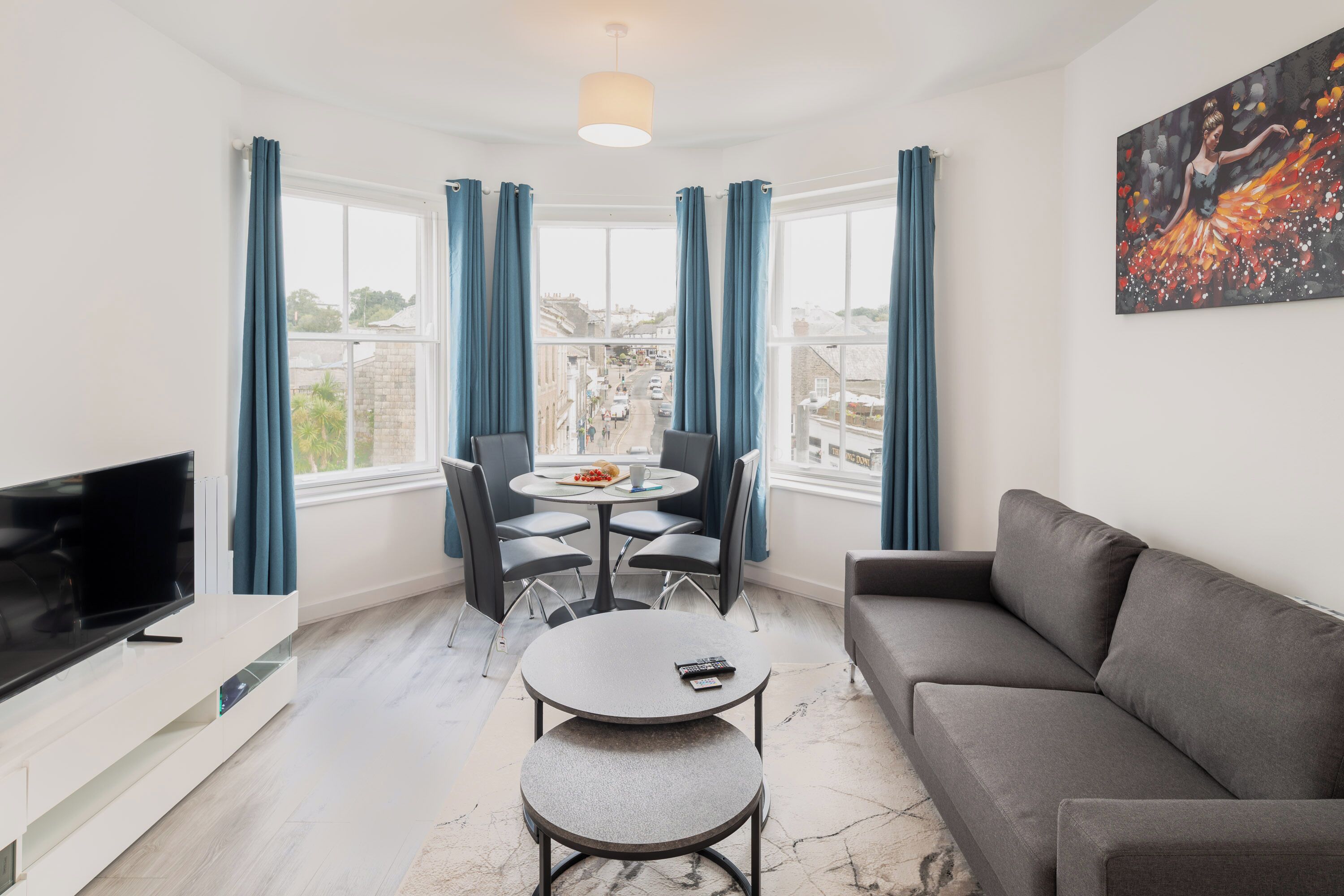 Deluxe-Apartment, 2 Schlafzimmer, Nichtraucher, Stadtblick | Wohnbereich