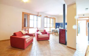 Living room - Hillside Home With Fantastic View - 7 Beds - Only 1h From Rome (Olevano Romano)