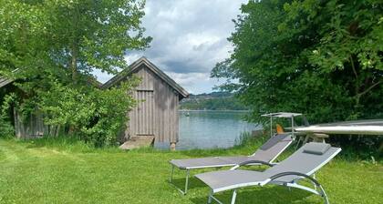 Vacation apartment directly on the beautiful Irrsee with its own bathing area
