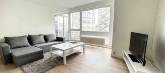 Tirou 3 station and airport center