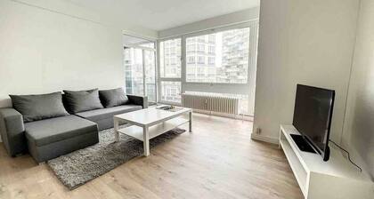 Tirou 3 station and airport center