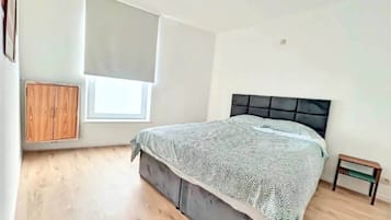 2 bedrooms, iron/ironing board, travel cot, WiFi