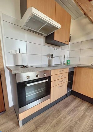 Kochgeschirr/Geschirr/Besteck