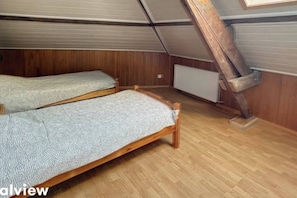 2 bedrooms, iron/ironing board, travel cot, WiFi
