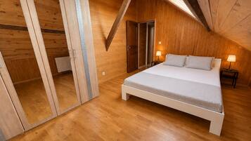2 slaapkamers, een strijkplank/strijkijzer, wifi, beddengoed