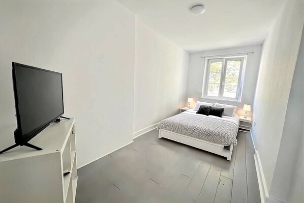 1 bedroom, travel crib, WiFi, bed sheets