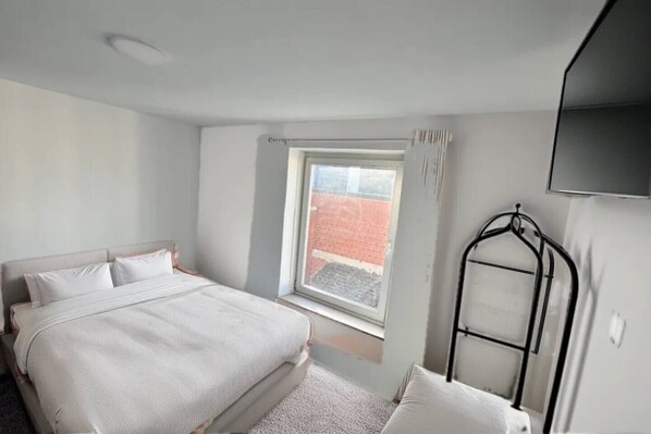 1 chambre, lit parapluie, Wi-Fi, draps fournis