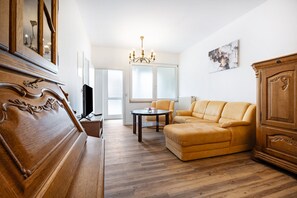 Televisión, chimenea