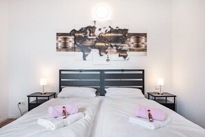 2 bedrooms, desk, WiFi, bed sheets - Apartment 'Die Alter Schwede 1' with Private Terrace and Wi-Fi (Vechta)