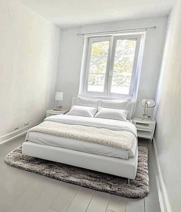 1 bedroom, travel crib, WiFi, bed sheets