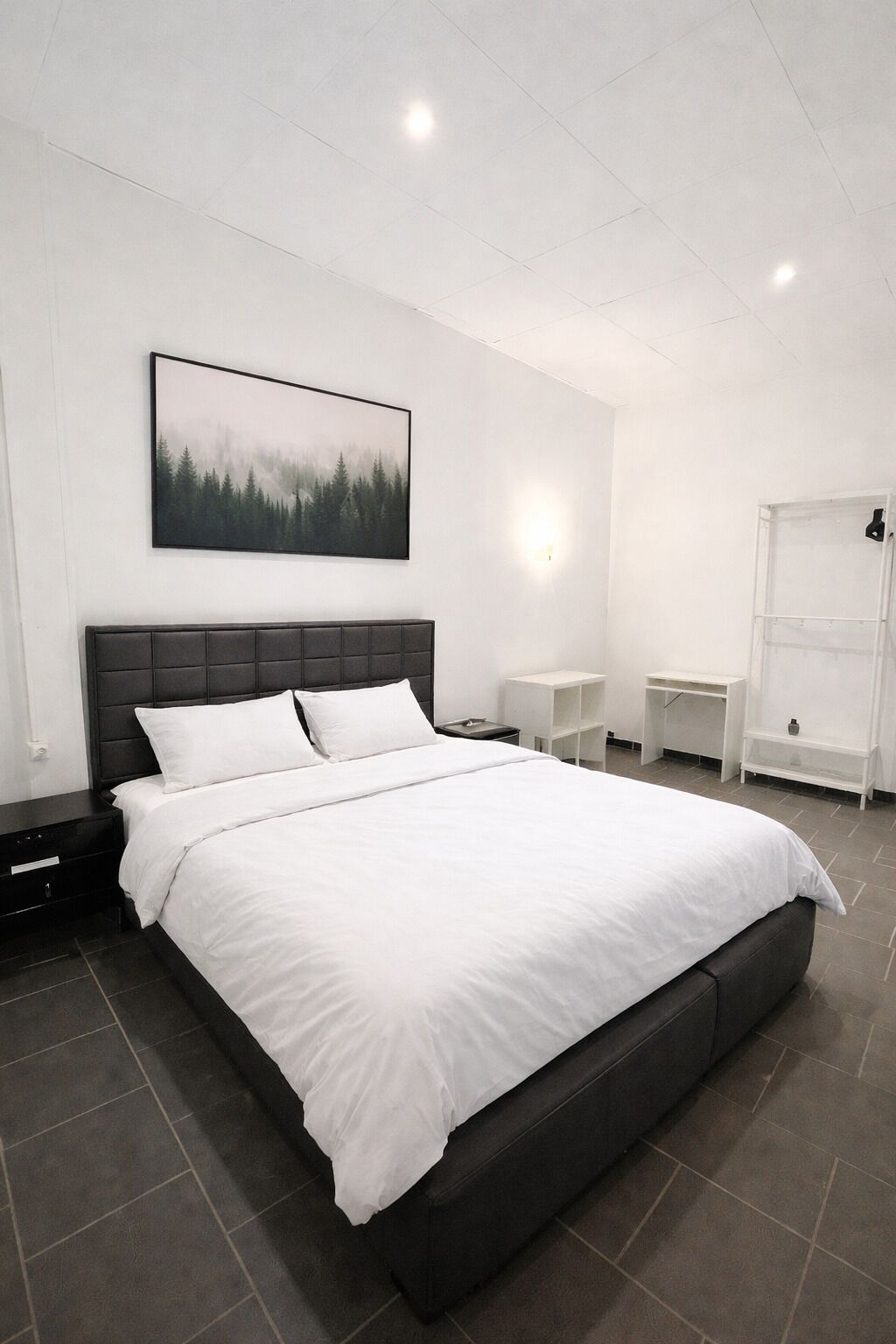 1 bedroom, travel cot, WiFi, bed sheets