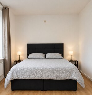 2 makuuhuonetta, silitysrauta/-lauta, Wi-Fi, vuodevaatteet
