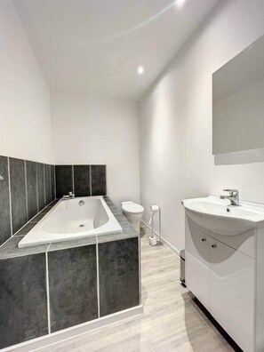 Free toiletries, hair dryer