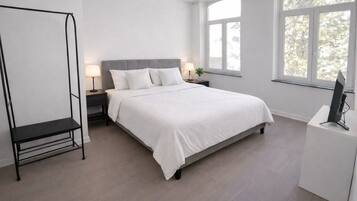 1 slaapkamer, een strijkplank/strijkijzer, wifi, beddengoed