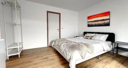 Station 82 D'Charleroi-Airport