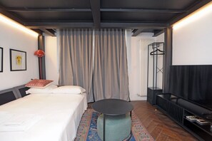 2 chambres, fer et planche à repasser