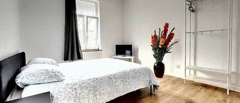 1 Schlafzimmer, BĂŒgeleisen/BĂŒgelbrett, Reisekinderbett, WLAN