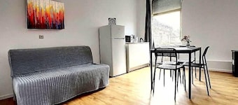 Station 82 B Charleroi-Airport