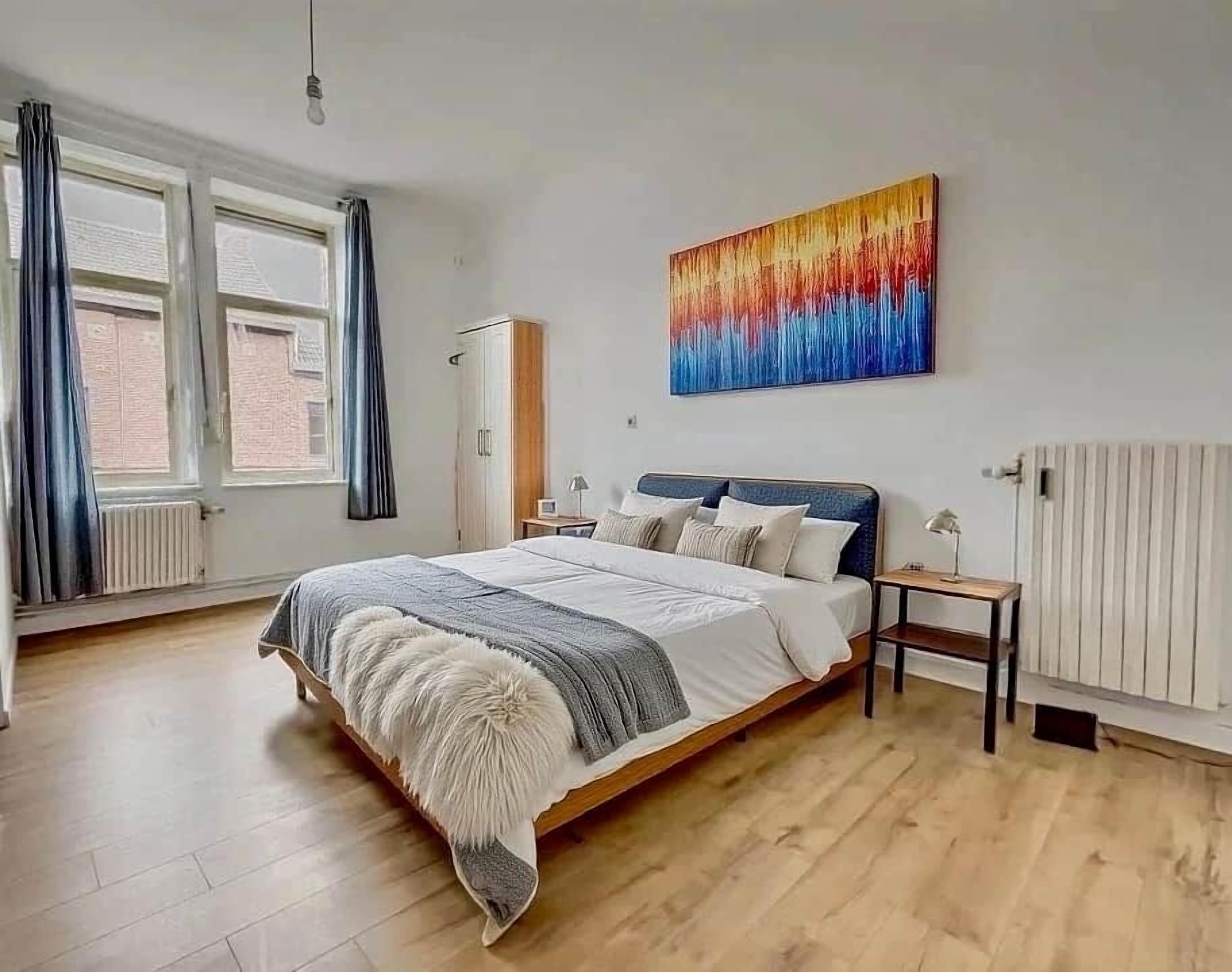 1 slaapkamer, een strijkplank/strijkijzer, wifi, beddengoed