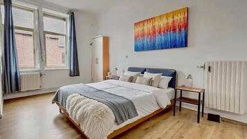 1 slaapkamer, een strijkplank/strijkijzer, wifi, beddengoed