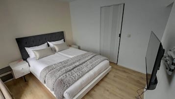 1 bedroom, iron/ironing board, travel cot, WiFi