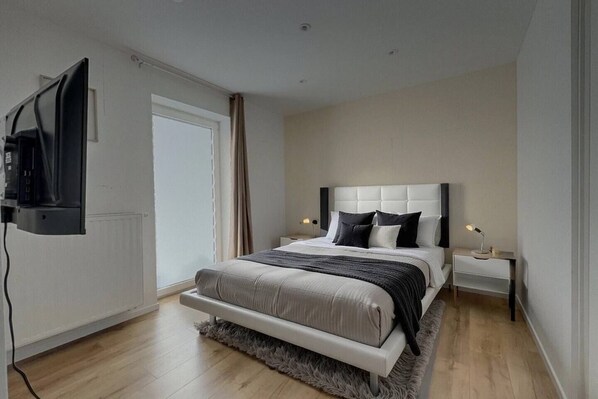 1 bedroom, iron/ironing board, travel crib, WiFi