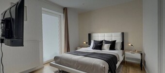 Jean 1B Brussel-Charleroi-Airport