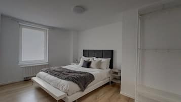 1 bedroom, iron/ironing board, travel crib, WiFi