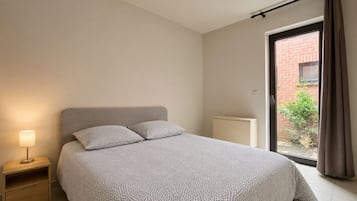 1 slaapkamer, een strijkplank/strijkijzer, wifi, beddengoed