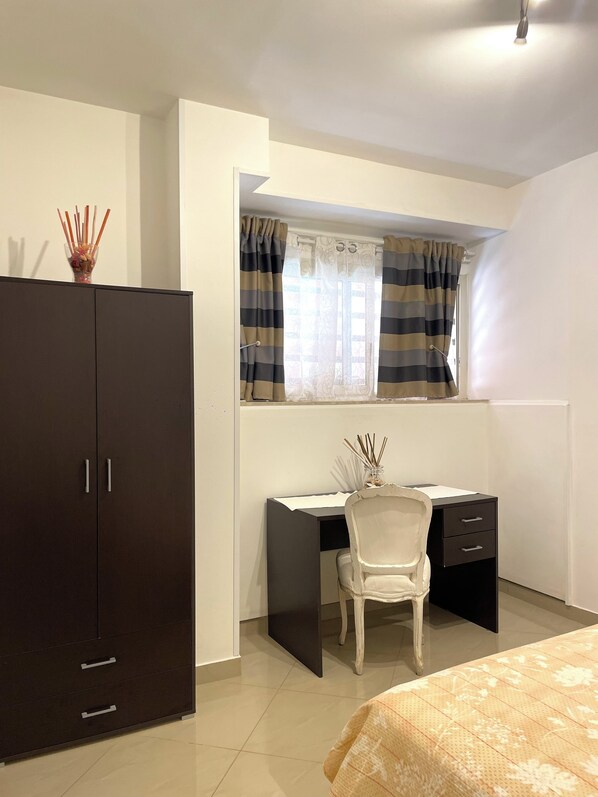 1 bedroom, desk, iron/ironing board, free WiFi