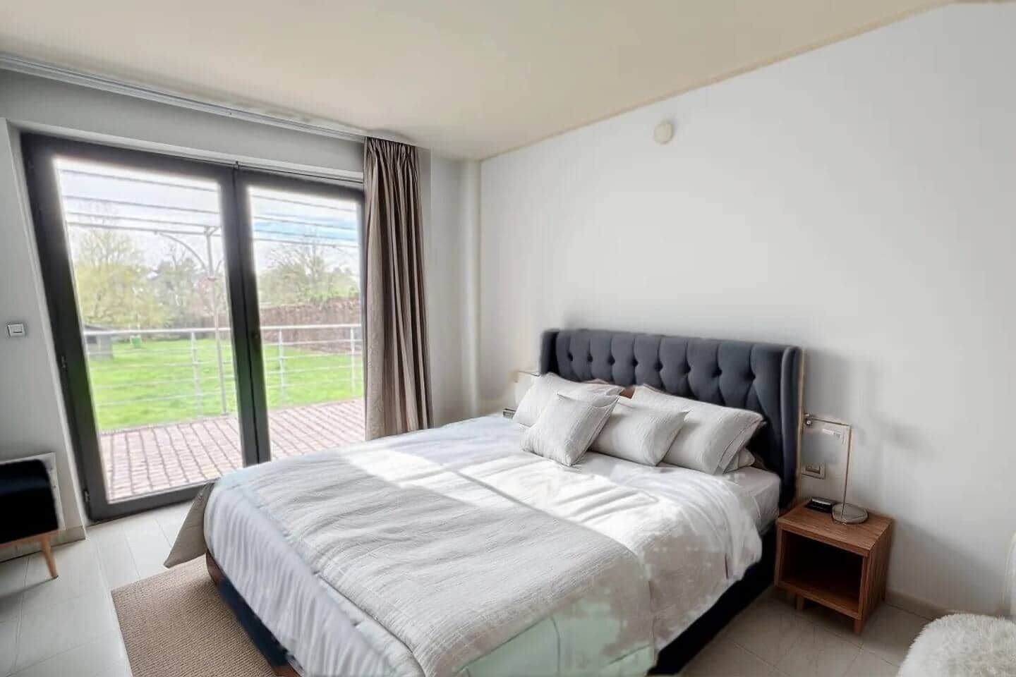 1 slaapkamer, een strijkplank/strijkijzer, wifi, beddengoed