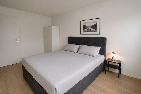 1 habitación, tabla de planchar con plancha, wifi y ropa de cama 