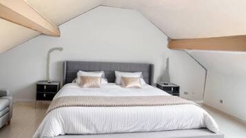 2 chambres, fer et planche à repasser, Wi-Fi, draps fournis