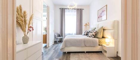 Silitysrauta/-lauta, Wi-Fi, vuodevaatteet