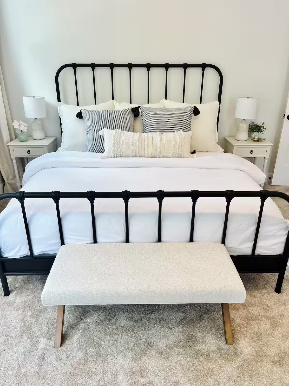 9 habitaciones, tabla de planchar con plancha, wifi y ropa de cama 