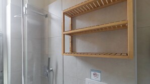 Studio (0 Bedroom) | Bathroom