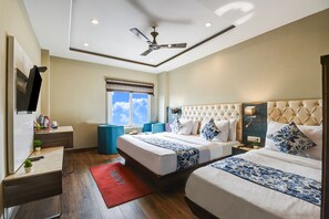 Habitación triple superior, vista a la ciudad | Vista a la ciudad