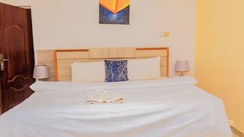 Skrivebord, strygejern/strygebræt, gratis Wi-Fi, sengetøj