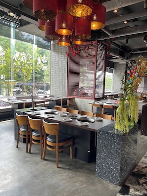 Condo, 1 phòng ngủ, sân hiên, quang cảnh thành phố | Khu ăn uống