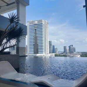 Appart'hôtel, 1 chambre, patio, vue ville | Piscine | Piscine extérieure