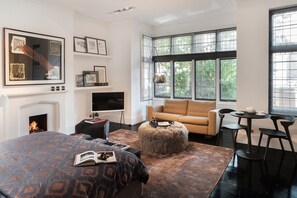 Studio | 1 bedroom, Internet