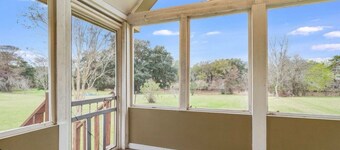 Cozy Tiny House Getaway on the Bayou