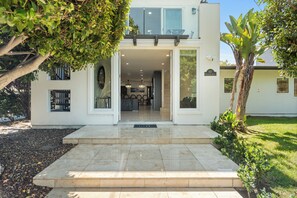 Exterior detail - Spend NYE @ the Beach/Hot Tub/6 Bedrooms/Great Family Home/Rooftop Deck (La Jolla)