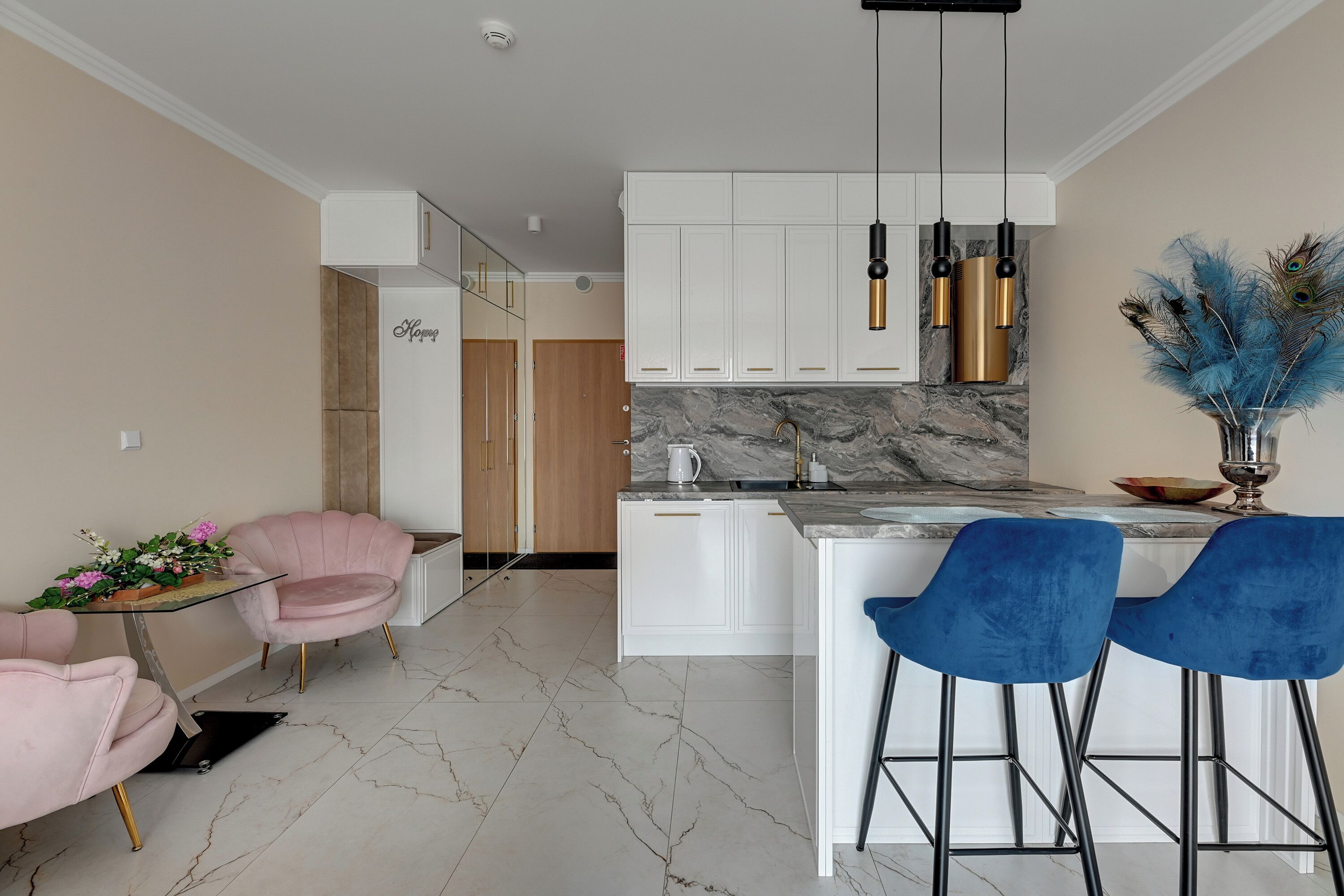 Estúdio design, sacada | Roupas de cama antialérgicas, ferros/tábuas de passar roupa