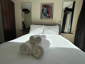 1 bedroom, iron/ironing board, internet, bed sheets