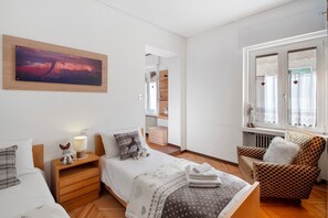 4 bedrooms, desk, WiFi, bed sheets - Apartment 'Il Feudo' with Mountain View, Balcony and Wi-Fi (Predazzo)