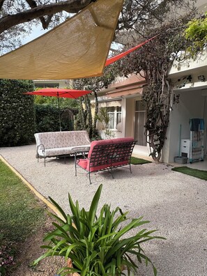 Terrace/patio - Villa with private garden and pool, parking, 5 min from beach and center (Cassis)