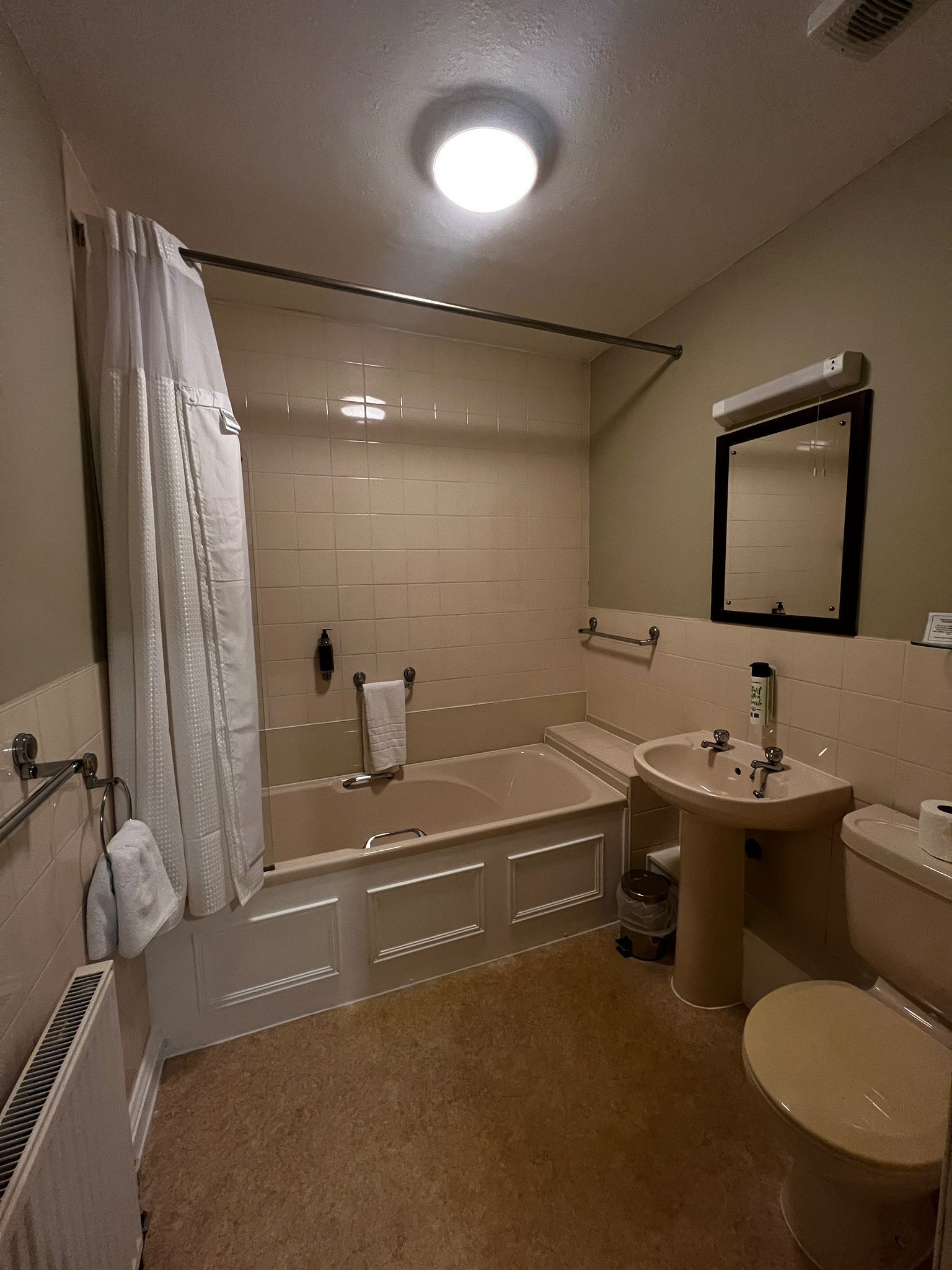 Classic Room | Free WiFi