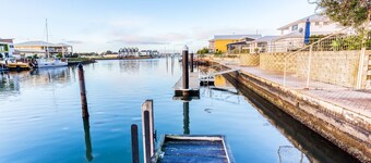 Aqua Tides – Stylish Waterfront Escape in Busselton